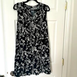 Sleeveless dress